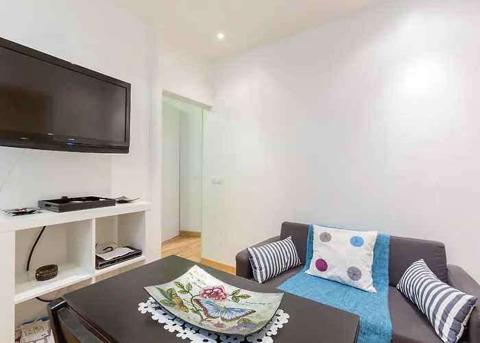 Petits Champs Ii Bed & Breakfast 4*