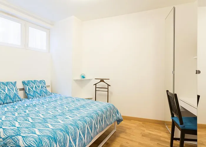 Petits Champs Ii Bed & Breakfast 4*
