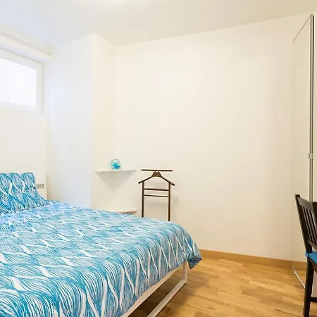 Petits Champs Ii Bed & Breakfast *