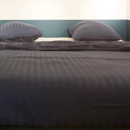 Bed & Breakfast Petits Champs Ii